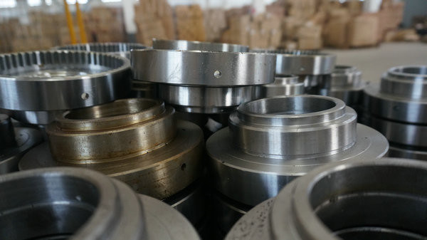 Части CNC нештатного кольца фланца DIN 35CrNiMo CB подвергая механической обработке для оффшорного машинного оборудования